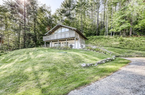 Winhall House | Comfortable Top-Floor Duplex in the Forest with Electric Fireplace and Deck!