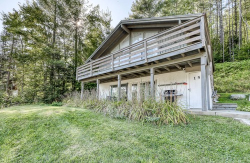 Winhall House | Comfortable Top-Floor Duplex in the Forest with Electric Fireplace and Deck!