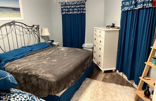 West Babylon Apartment | Comfy 1 bedroom apartment in great neighborhood with lots of space and big yard