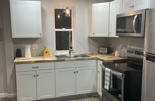 Dalton House | Comfy Home on 2+ acres just outside the White Mountains on the Connecticut River