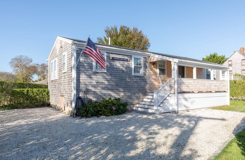 Brant Point House | Completely Renovated Brant Point Vacation Home - Walk To Town & Beach!
