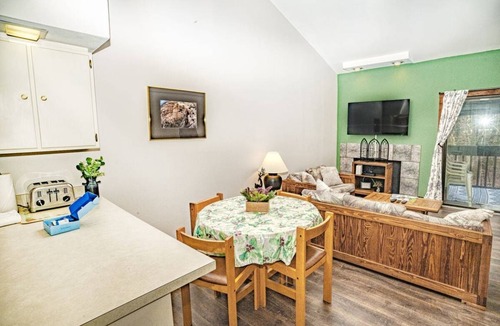 Mendon Condo | Condo ∙ 2 bedrooms ∙ 4 guests