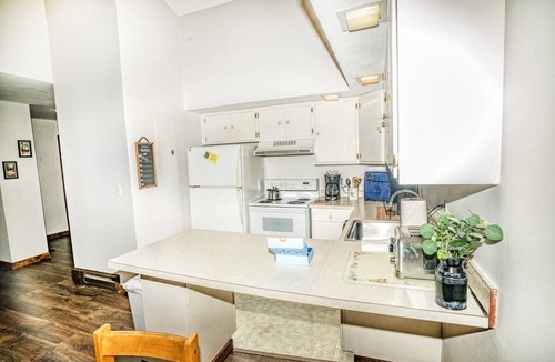 Mendon Condo | Condo ∙ 2 bedrooms ∙ 4 guests