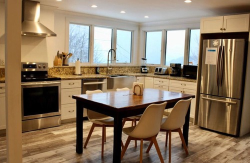 Central Vermont- Killington Condo | Condo 7 Trailside Village Slopeside One Bedroom w/Hot tub