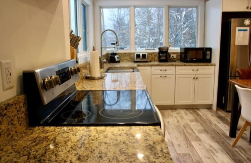 Central Vermont- Killington Condo | Condo 7 Trailside Village Slopeside One Bedroom w/Hot tub