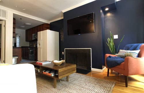 Mount Vernon Apartment | Condo w/Classic Touches Steps fr Washington Monument -Wifi Parking & Fireplace