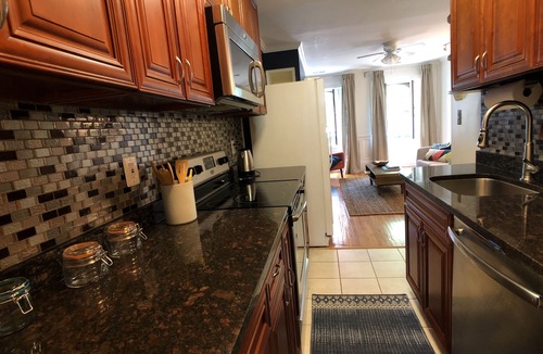 Mount Vernon Apartment | Condo w/Classic Touches Steps fr Washington Monument -Wifi Parking & Fireplace