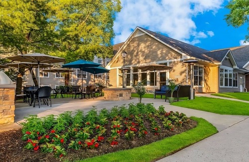 Mount Tabor Hotel | Convenient Location! Full Kitchen, Free Parking, Pets Allowed, Inddor Pool!