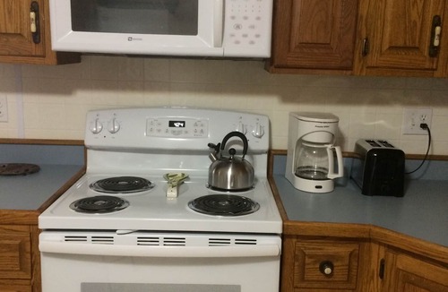 Spencer House | Convenient, clean and cozy 3 bedroom, 2 bath overlooking idyllic lake whittemore
