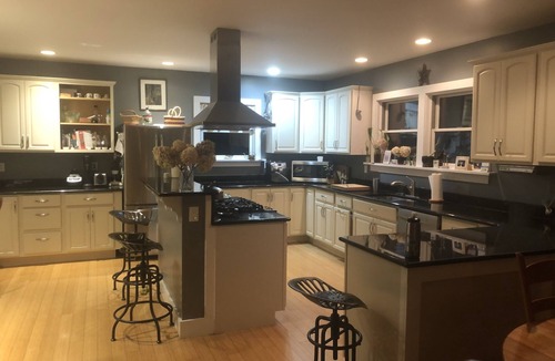 Charlotte House | Convenient to Burlington and Lake Champlain- July 4th week last min. spec.