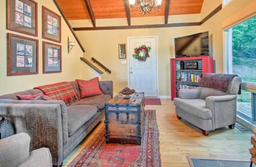 Eidelweiss Village House | Conway Area Chalet with Mountain Views and Fire Pit!