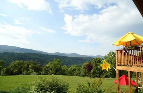 Buchanan Cabin | COOPER'S CABIN- A Peaceful Log Cabin With Mountain Views