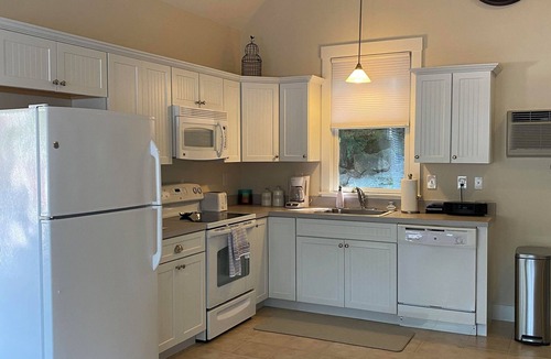 Summer Village Cottage | Cottage at Summer Village Gated Waterfront Resort Community-20 Miles from Boston
