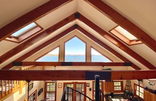 Colchester Cottage | Cottage · Beachfront Cottage on Lake Champlain, Colchester