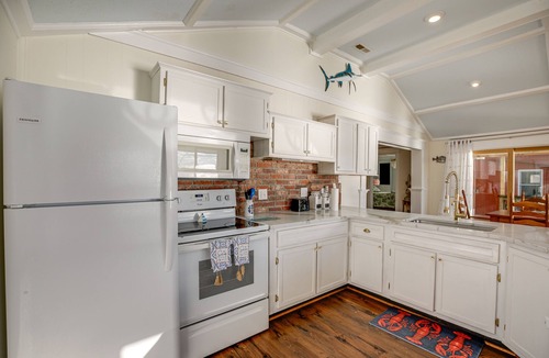 Rock Point Cottage | Cottage w/Potomac River Views in Newburg!