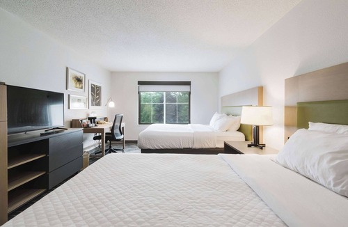 Queensbury Hotel | Country Inn & Suites by Radisson, Lake George (Queensbury), NY