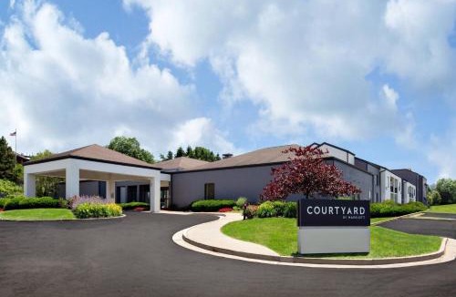 Moon Township Hotel | Courtyard by Marriott Pittsburgh Airport
