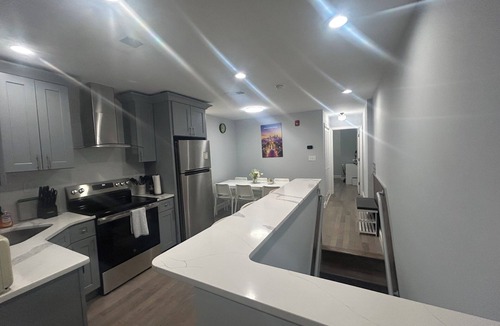 Queen Village Apartment | Cozy 2-3 Bedroom Apt in Center City