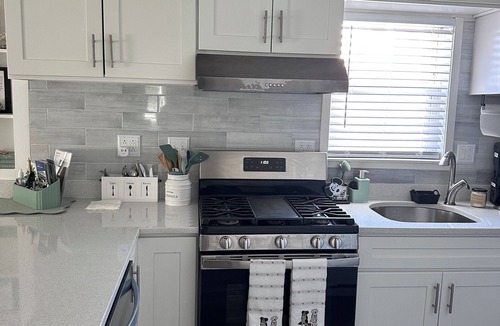 Hyde Park Apartment | Cozy 2-bedroom apartment in charming Boston with WiFi, AC. Commuter train