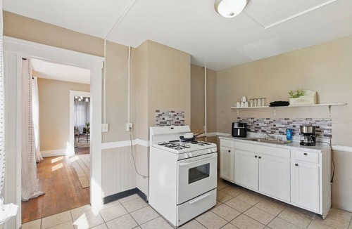 Southside Apartment | Cozy 2BR Near Destiny USA, Syracuse Uni,Zoo & Downtown