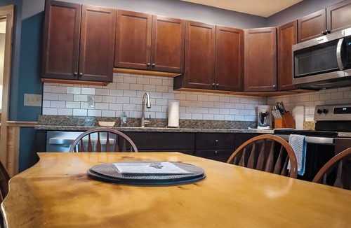 Intervale Cabin | Cozy 3-bedroom Duplex cabin - 1 Side - in peaceful Intervale with WiFi, AC