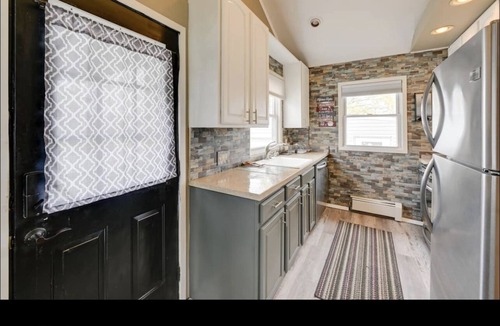 North Babylon House | Cozy 3 BR Near Belmont State Park- 4 min Drive