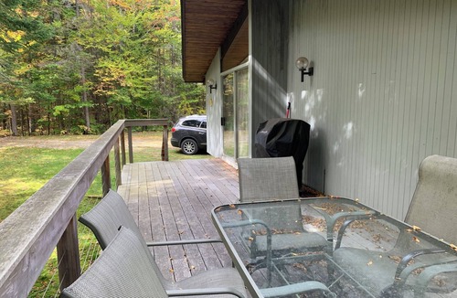 Stratton and Bromley Ski Areas House | Cozy 4 BR home with hot tub in Weston near 4 ski areas & many hiking trails!