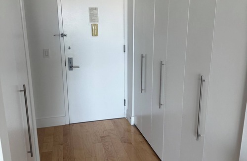 Hunters Point Apartment | Cozy apartment with, East River Views & NYC Skyline! In a luxurious neighborhood