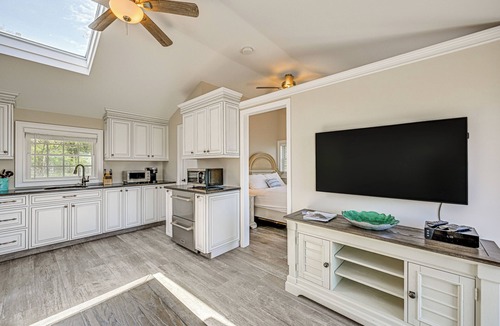 Baiting Hollow Cottage | Cozy Baiting Hollow Bungalow: Views, Walk to Beach