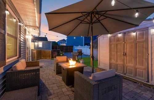 Wall House | Cozy Beach House - 3 Badges, Outdoor Patio, Fire Pit, Grill - 3 Blocks to Beach & Boards
