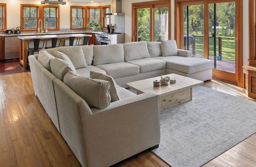 Skaneateles House | Cozy Bungalow Retreat: 4BR, Deck, Media Room, 2 Miles from Skaneateles Village