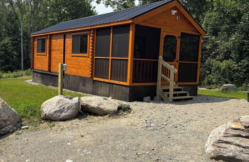 Trenton Cabin | Cozy cabin in lovely Trenton with WiFi, AC