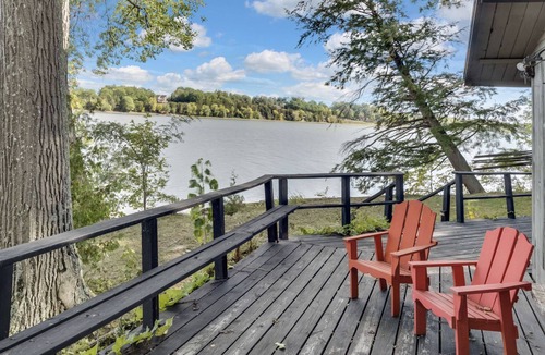 Alburg House | Cozy cabin nestled on the shores of Lake Champlain