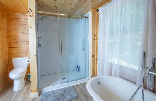 Post Mills Cabin | Cozy Cabin