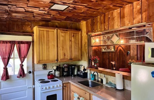Monroe House | Cozy Cabin with Sauna & Firepit!