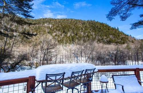 Plymouth Ski Chalet | Cozy Chalet Perfect for Ski and Summer Fun