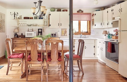 Thornton Cabin | Cozy Charming cabin with mountain view, river, and high-speed Wifi. Pets allowed