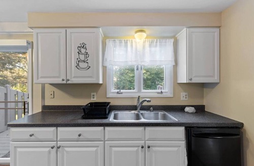 Chili Center House | Cozy Colonial in Chili- 3 BDRM!