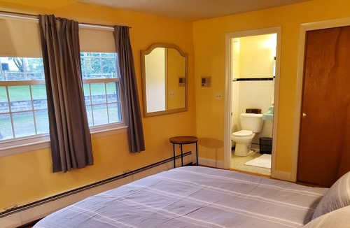 Hathorne House | Cozy, convenient Danvers home - close to Salem, MA, Beverly, MA and Boston!