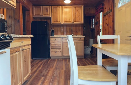 Alton House | Cozy cottage get-away at Lake Winnipesaukee with swim access off dock