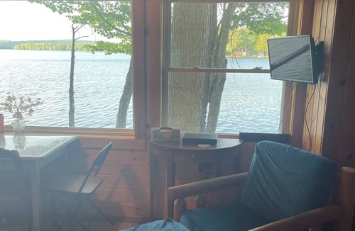 Lincoln Cottage | Cozy cottage in charming Lincoln, ME with AC