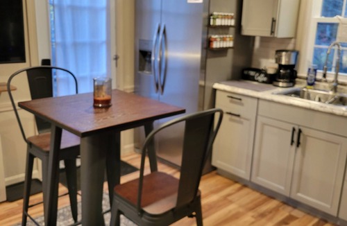 Reading Cottage | Cozy cottage on the river, minutes from skiing, horse events, and so much more!
