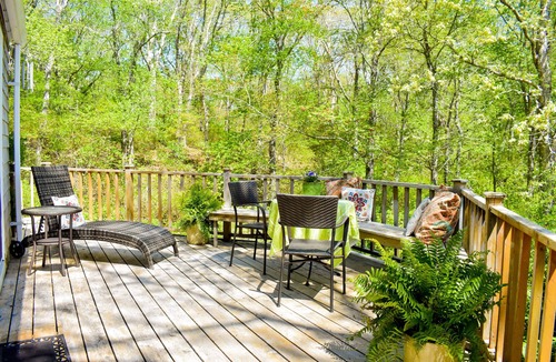 South Kingstown House | Cozy cottage surrounded by nature - 5 min to town and beaches