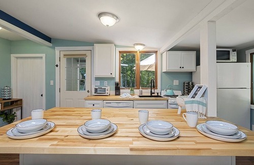 Gilmanton Cottage | Cozy cottage with private HOT TUB, lake access, Gunstock mountain & fire pit