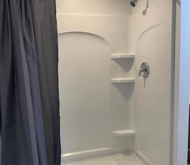 Niagara Falls House | Cozy Entire 2 Bedroom Home Close to River (USA)