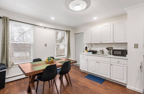 Poughkeepsie House | Cozy Escape -Strong Wi-Fi -Prime Location