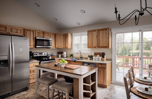 Millville House | Cozy Fall Retreat With Fire Pit – Near Trails