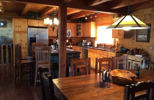 Tinmouth Cabin | Cozy Family-friendly Log Cabin With 25ft Interior Fireplace + Modern Amenities.