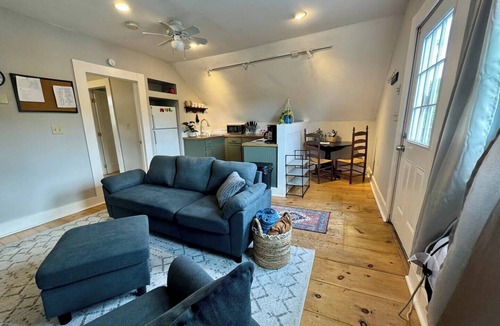 Bradford Apartment | Cozy, furnished apartment for short-mid term stays