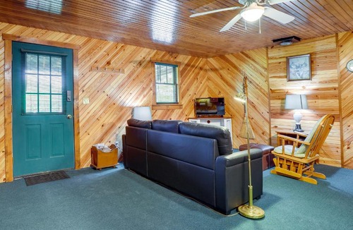 Green Bank House | Cozy Green Bank Cabin about 2 Mi to Observatory!